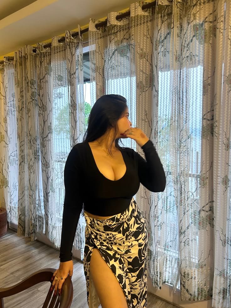 High-Class Escort Girl in Varanasi For Luxury Companionship – Payel Mehra